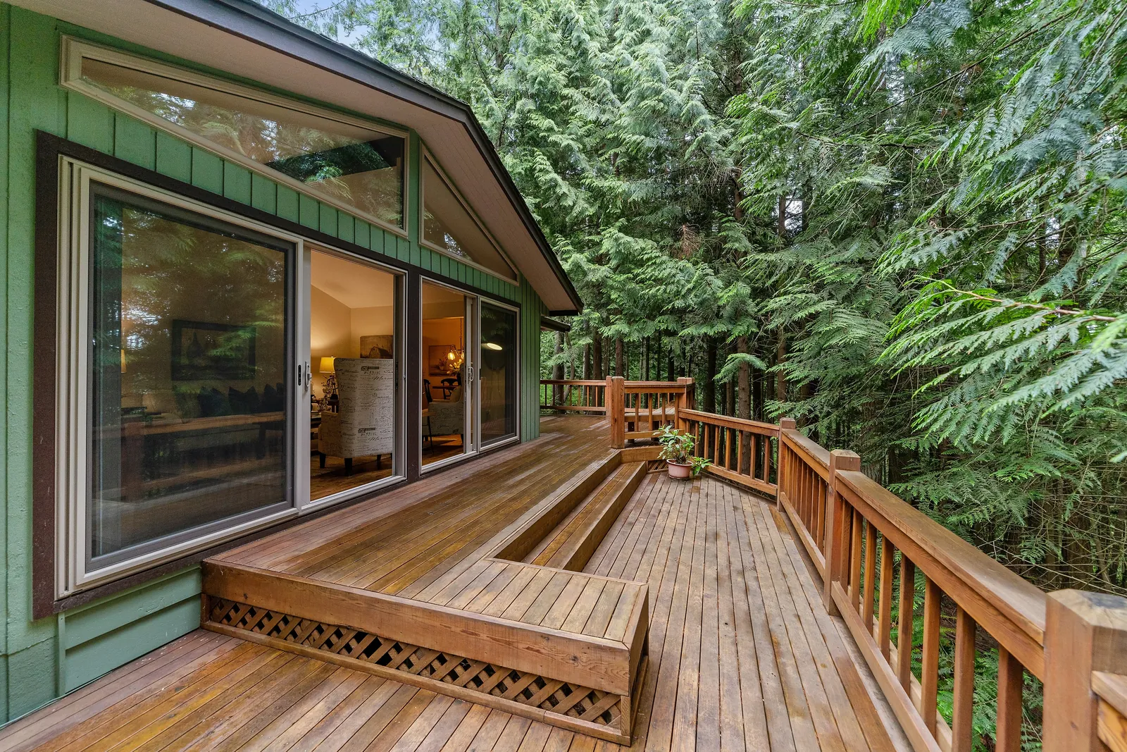 Decks & Outdoor Living, AHK Contracting